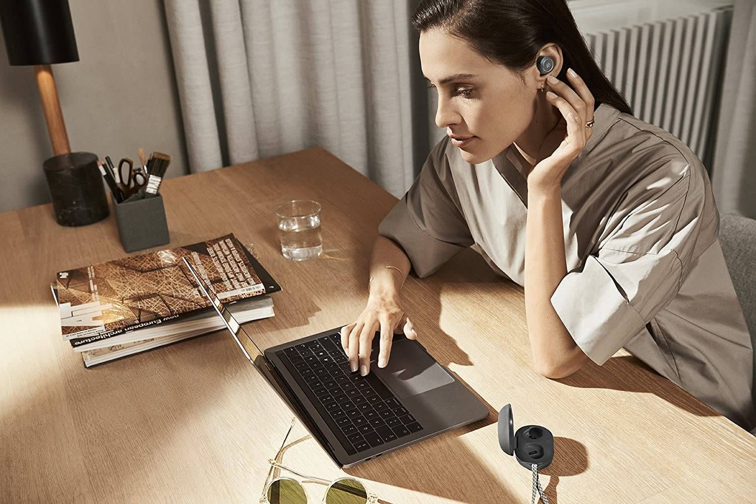 Bang & Olufsen Beoplay E8 Premium Truly Wireless Bluetooth Earphones