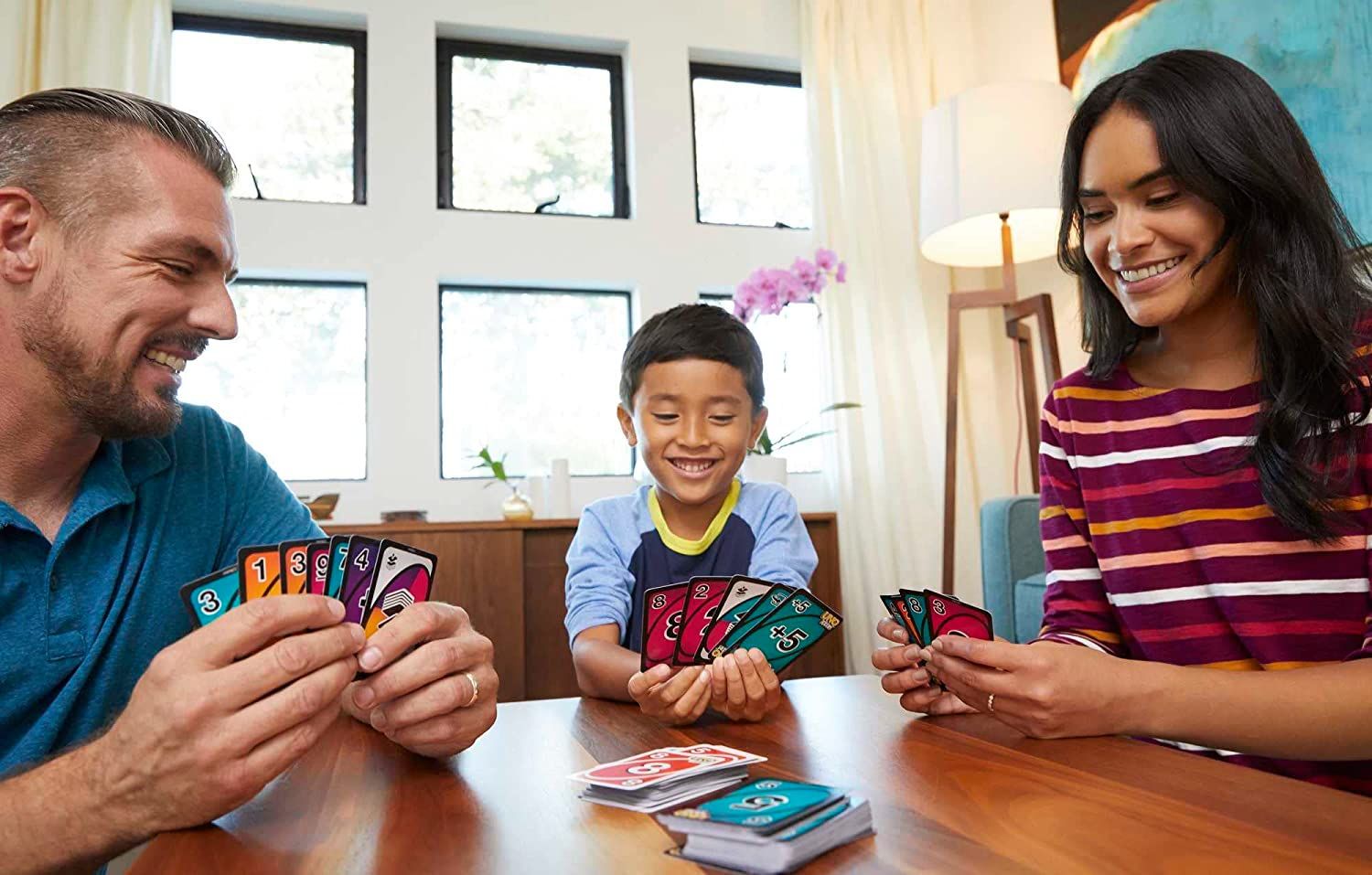 UNO FLIP! Family Card Game, with 112 Cards in a Sturdy Storage Tin, Family Card Game, with 112 Cards in a Sturdy Storage Tin, Makes a Great Gift for 7 Year Olds and Up