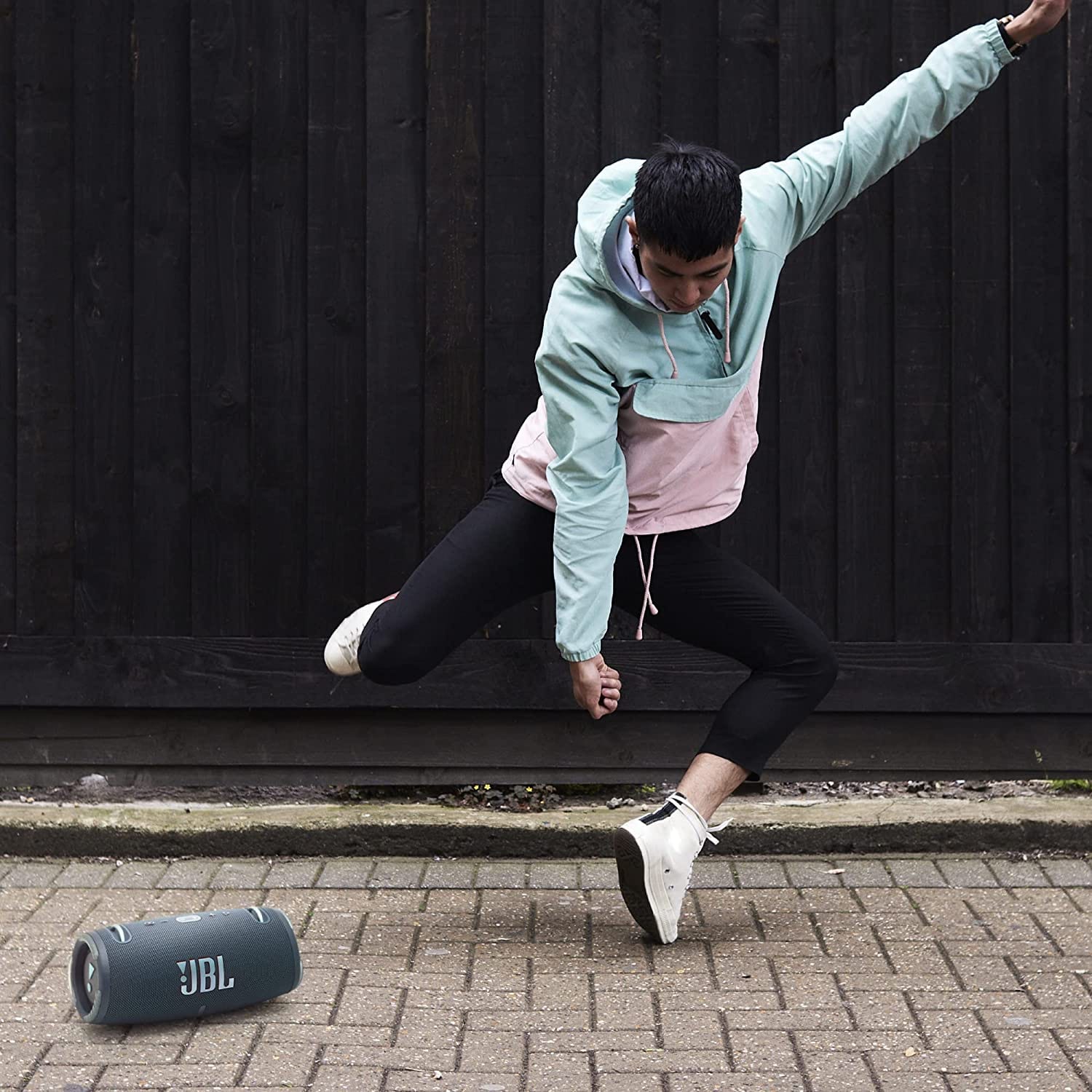 JBL Xtreme 3 - Portable Bluetooth Speaker, IP67 Waterproof, 15 Hours Playtime,Powerbank,PartyBoost Multi-speaker Pairing