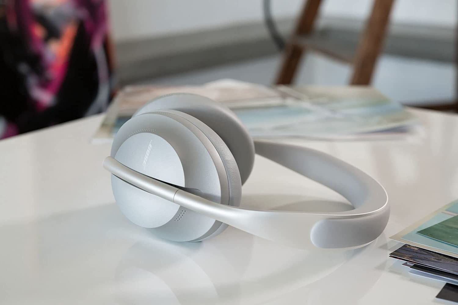 Bose Noise Cancelling Bluetooth Headphones 700, Over-Ear Wireless with Built-In Microphone for Clear Calls & Alexa Voice Control