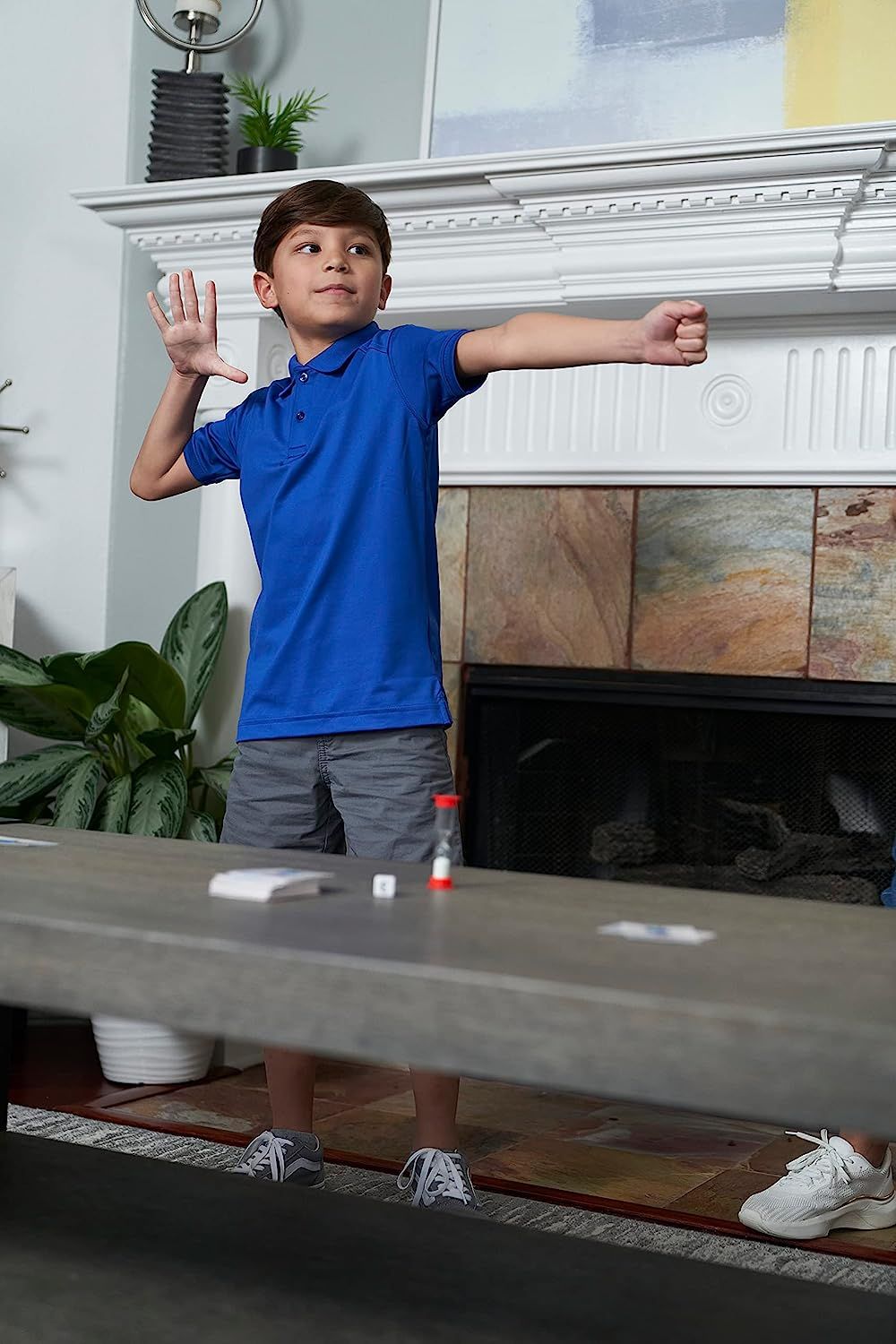 Charades for Kids - The 'No Reading Required' Family and Children Dumb Charades Game Ages 4 and up